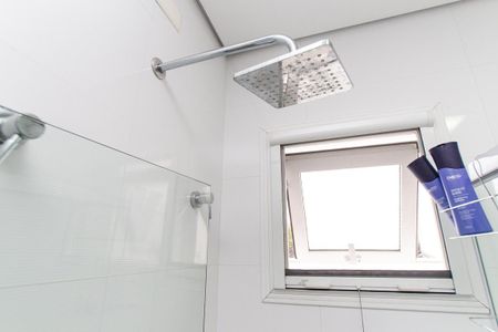 Casa de condomínio à venda com 450m², 4 quartos e 6 vagas Casa de condomínio à venda com 450m², 4 quartos e 6 vagasBanheiro da Suíte 3