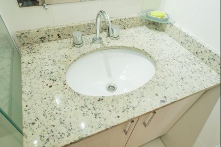 Apartamento à venda com 84m², 2 quartos e 2 vagasBanheiro da Suíte