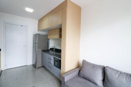 Sala / Cozinha de kitnet/studio para alugar com 1 quarto, 27m² em Campo Belo, São Paulo