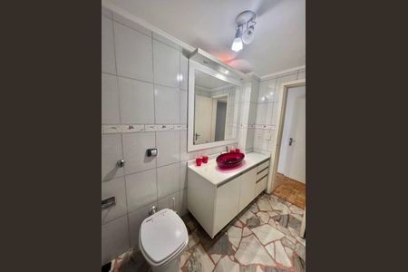 Banheiro 2 de apartamento para alugar com 2 quartos, 89m² em Centro Histórico, Porto Alegre