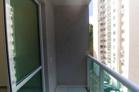 Varanda da Sala de apartamento para alugar com 2 quartos, 54m² em Maria Paula, São Gonçalo