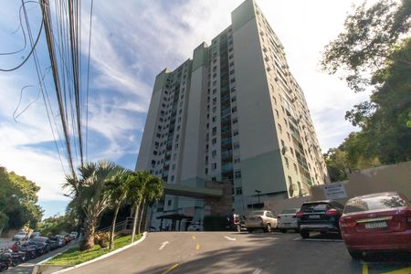 Apartamento para alugar com 54m², 2 quartos e 1 vaga Apartamento para alugar com 54m², 2 quartos e 1 vagaFachada