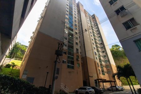 Apartamento para alugar com 54m², 2 quartos e 1 vaga Apartamento para alugar com 54m², 2 quartos e 1 vagaFachada