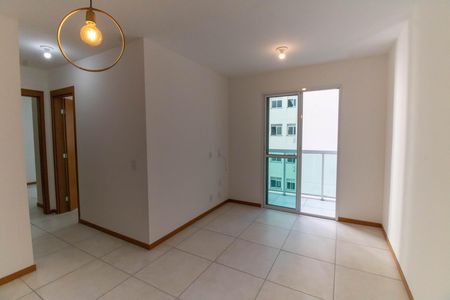 Sala de apartamento para alugar com 2 quartos, 54m² em Maria Paula, São Gonçalo