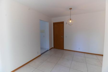 Sala de apartamento para alugar com 2 quartos, 54m² em Maria Paula, São Gonçalo