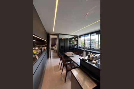 Apartamento à venda com 250m², 4 quartos e 4 vagas Apartamento à venda com 250m², 4 quartos e 4 vagasCozinha