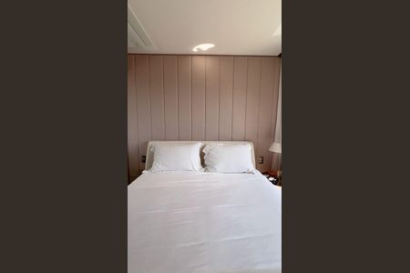 Apartamento à venda com 250m², 4 quartos e 4 vagas Apartamento à venda com 250m², 4 quartos e 4 vagasSuíte 2