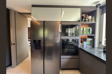 Apartamento à venda com 250m², 4 quartos e 4 vagas Apartamento à venda com 250m², 4 quartos e 4 vagasCozinha