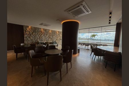 Apartamento à venda com 250m², 4 quartos e 4 vagas Apartamento à venda com 250m², 4 quartos e 4 vagasÁrea comum - Salão de festas