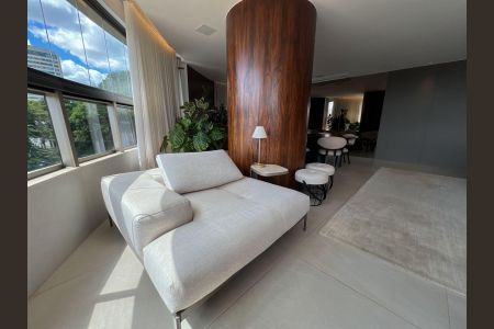 Apartamento à venda com 250m², 4 quartos e 4 vagas Apartamento à venda com 250m², 4 quartos e 4 vagasSala