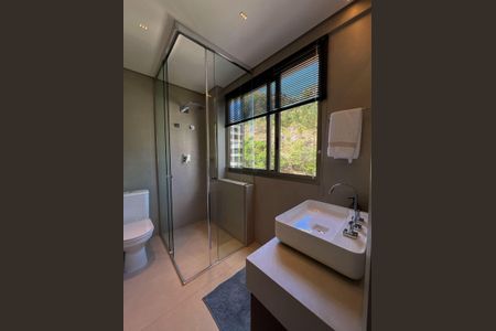 Apartamento à venda com 250m², 4 quartos e 4 vagas Apartamento à venda com 250m², 4 quartos e 4 vagasSuíte 3