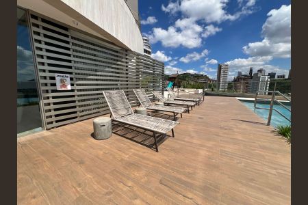 Apartamento à venda com 250m², 4 quartos e 4 vagas Apartamento à venda com 250m², 4 quartos e 4 vagasÁrea comum - Piscina