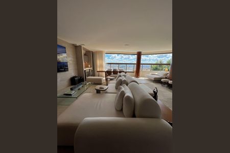 Apartamento à venda com 250m², 4 quartos e 4 vagas Apartamento à venda com 250m², 4 quartos e 4 vagasSala