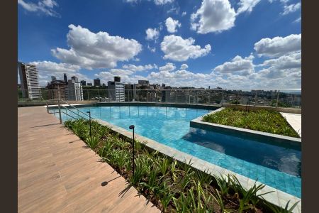 Apartamento à venda com 250m², 4 quartos e 4 vagas Apartamento à venda com 250m², 4 quartos e 4 vagasÁrea comum - Piscina