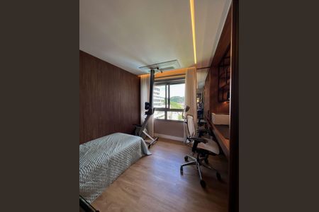 Apartamento à venda com 250m², 4 quartos e 4 vagas Apartamento à venda com 250m², 4 quartos e 4 vagasSuíte 3