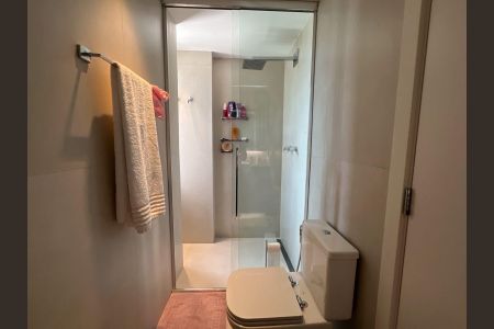 Apartamento à venda com 250m², 4 quartos e 4 vagas Apartamento à venda com 250m², 4 quartos e 4 vagasSuíte 4