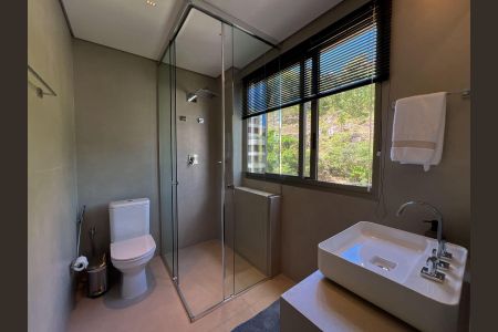 Apartamento à venda com 250m², 4 quartos e 4 vagas Apartamento à venda com 250m², 4 quartos e 4 vagasSala íntima