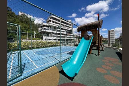 Apartamento à venda com 250m², 4 quartos e 4 vagas Apartamento à venda com 250m², 4 quartos e 4 vagasÁrea comum - Playground