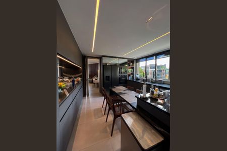 Apartamento à venda com 250m², 4 quartos e 4 vagas Apartamento à venda com 250m², 4 quartos e 4 vagasCozinha