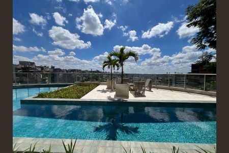 Apartamento à venda com 250m², 4 quartos e 4 vagas Apartamento à venda com 250m², 4 quartos e 4 vagasÁrea comum - Piscina
