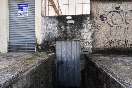 Casa à venda com 300m², 2 quartos e sem vagaFachada