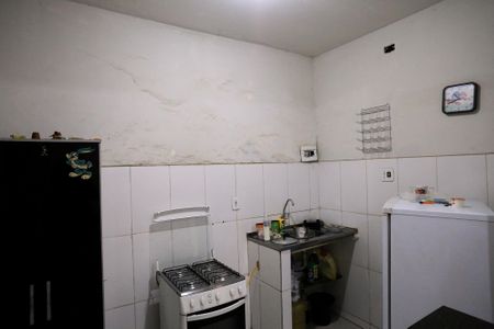 Casa à venda com 300m², 2 quartos e sem vagaSala/Cozinha
