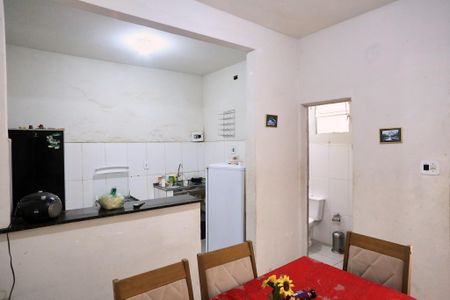 Casa à venda com 300m², 2 quartos e sem vagaSala/Cozinha
