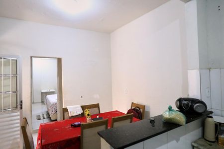 Casa à venda com 300m², 2 quartos e sem vagaSala/Cozinha