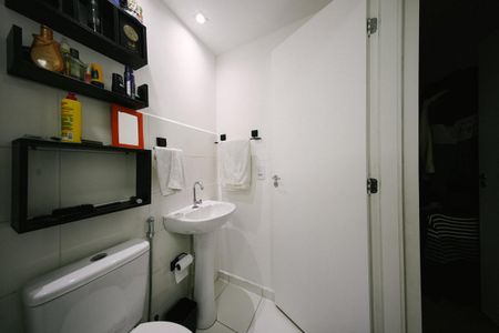 Apartamento à venda com 45m², 2 quartos e sem vaga Apartamento à venda com 45m², 2 quartos e sem vagaBanheiro