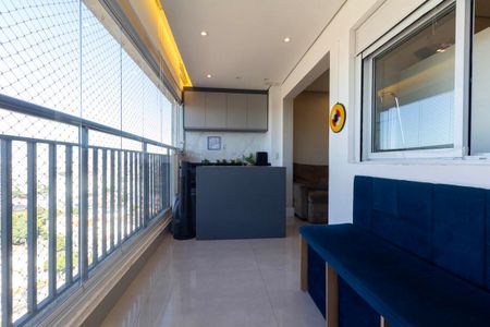 Apartamento à venda com 63m², 2 quartos e 1 vaga Apartamento à venda com 63m², 2 quartos e 1 vagaVaranda