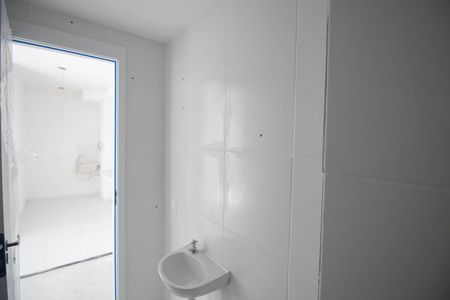 Apartamento para alugar com 33m², 2 quartos e sem vaga Apartamento para alugar com 33m², 2 quartos e sem vagaBanheiro