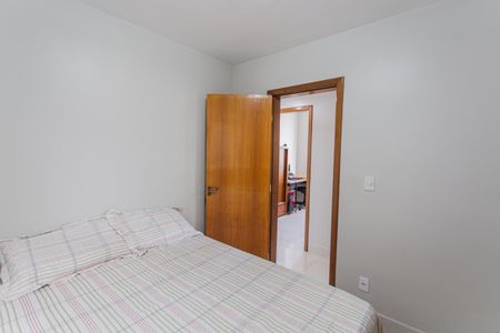 Apartamento à venda com 94m², 3 quartos e 1 vagaQuarto 2