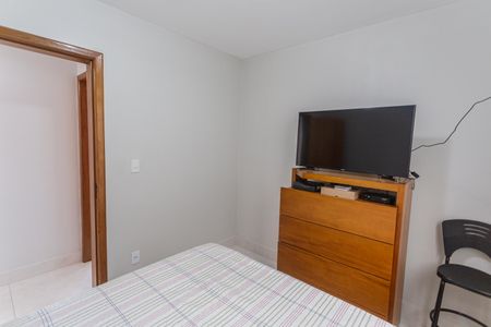 Apartamento à venda com 94m², 3 quartos e 1 vagaQuarto 2