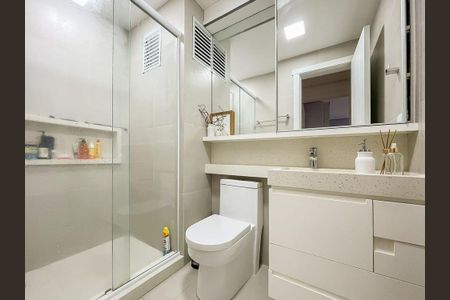 Banheiro de apartamento para alugar com 2 quartos, 61m² em Nonoai, Porto Alegre