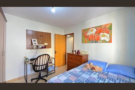 Quarto 1 de apartamento para alugar com 2 quartos, 62m² em Nonoai, Porto Alegre