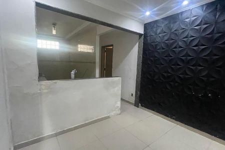 Sala de casa para alugar com 2 quartos, 90m² em Vila Sarapui, Duque de Caxias