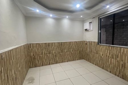 Quarto de casa para alugar com 2 quartos, 90m² em Vila Sarapui, Duque de Caxias