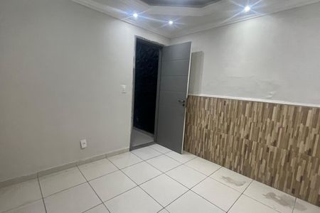 Quarto de casa para alugar com 2 quartos, 90m² em Vila Sarapui, Duque de Caxias