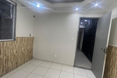 Quarto de casa para alugar com 2 quartos, 90m² em Vila Sarapui, Duque de Caxias