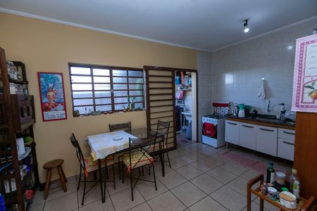 Casa à venda com 216m², 2 quartos e 2 vagas Casa à venda com 216m², 2 quartos e 2 vagasCOZINHA