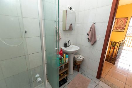 Casa à venda com 216m², 2 quartos e 2 vagas Casa à venda com 216m², 2 quartos e 2 vagasBANHEIRO