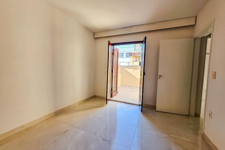 Casa para alugar com 245m², 3 quartos e 3 vagas