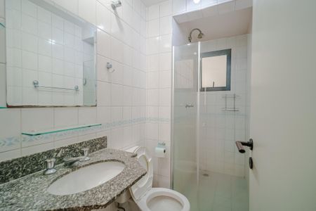 Apartamento para alugar com 74m², 3 quartos e 2 vagas Apartamento para alugar com 74m², 3 quartos e 2 vagasBanheiro