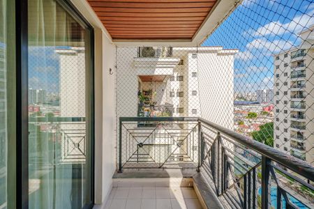 Apartamento para alugar com 74m², 3 quartos e 2 vagas Apartamento para alugar com 74m², 3 quartos e 2 vagasVaranda