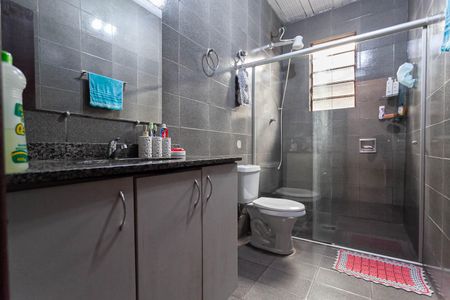 Casa à venda com 375m², 3 quartos e 3 vagasBanheiro social 
