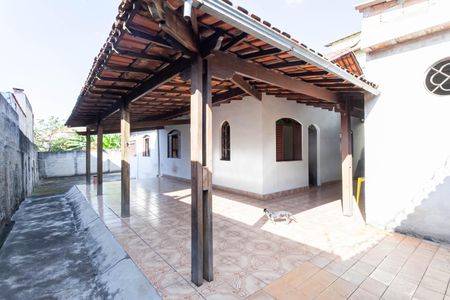 Casa à venda com 375m², 3 quartos e 3 vagasFachada