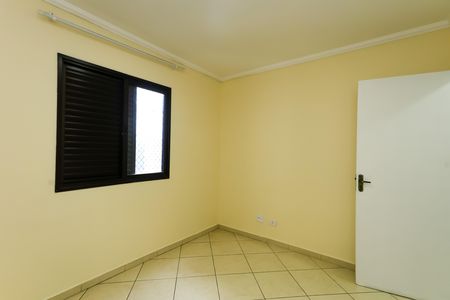 quarto 1 de apartamento para alugar com 2 quartos, 66m² em Jardim Henriqueta, Taboão da Serra