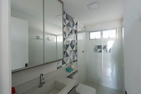 Apartamento à venda com 52m², 2 quartos e 1 vaga Apartamento à venda com 52m², 2 quartos e 1 vagaBanheiro
