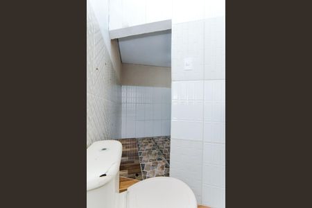 Banheiro de kitnet/studio para alugar com 1 quarto, 25m² em Jardim Adriana, Guarulhos