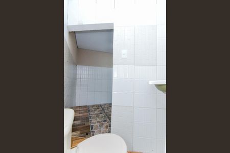 Banheiro de kitnet/studio para alugar com 1 quarto, 25m² em Jardim Adriana, Guarulhos